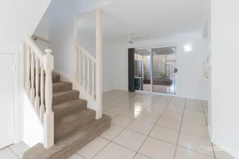 Property photo of 2/65 Taylor Street Pialba QLD 4655