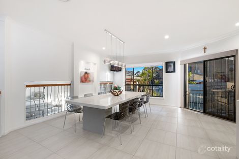 Property photo of 19 St Helens Close West Hoxton NSW 2171