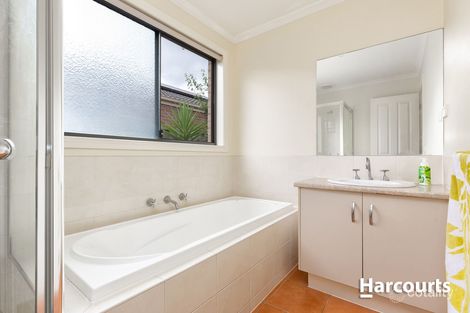 Property photo of 32 Ardent Crescent Cranbourne East VIC 3977