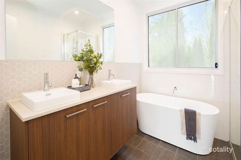 Property photo of 18 Cudmore Crescent Wyee NSW 2259