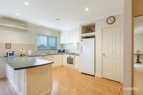 Property photo of 29 St Michaels Place Lake Gardens VIC 3355