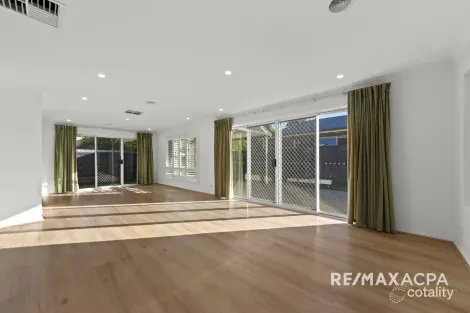 Property photo of 2 Saffron Place Point Cook VIC 3030
