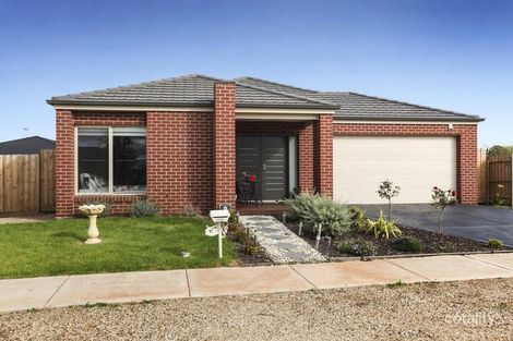 17 Hollybrook St, Melton South, VIC 3338