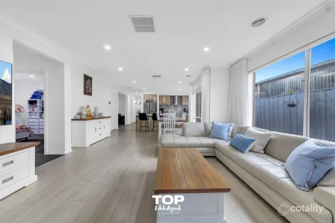 Property photo of 3 Baseline Way Clyde VIC 3978