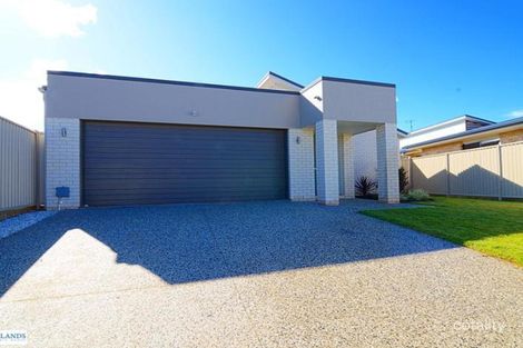 30 Willis Cl, Redland Bay, QLD 4165