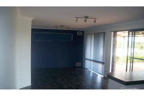 Property photo of 6 Fitzsimmonds Place Leda WA 6170