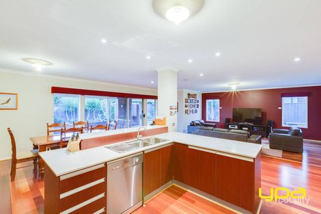 Property photo of 6 Ultimo Walk Taylors Hill VIC 3037