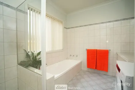 Property photo of 2/5 Foreshaw Avenue Griffith NSW 2680