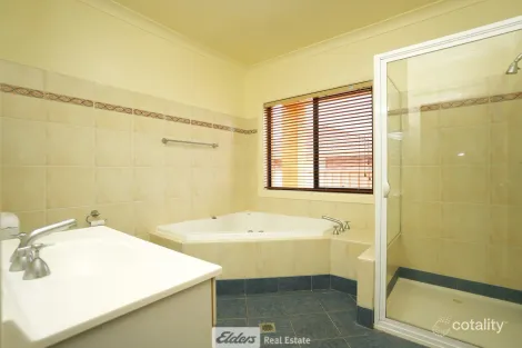 Property photo of 2/5 Foreshaw Avenue Griffith NSW 2680
