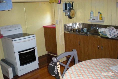 Property photo of 19 Brisbane Road Ebbw Vale QLD 4304