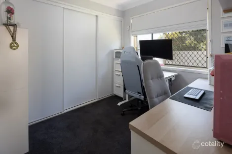Property photo of 43 Lindeman Place Tingalpa QLD 4173