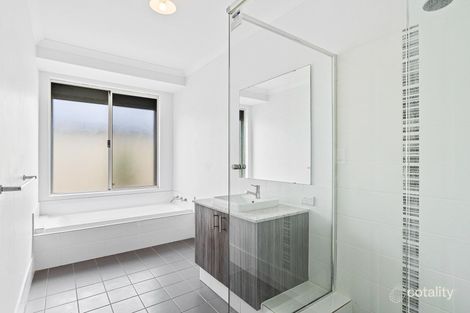 Property photo of 9 Katanning Avenue Dawesville WA 6211