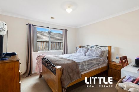 Property photo of 19 Kimberley Grove Pakenham VIC 3810