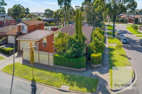 2 Leichardt Cres, Reservoir, VIC 3073