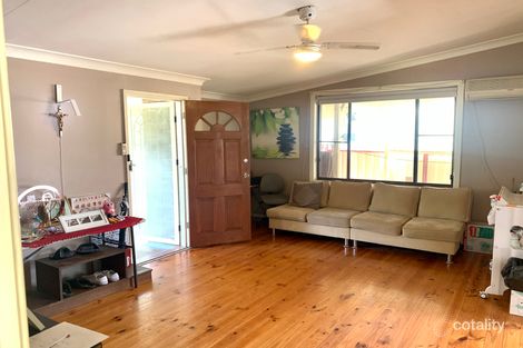 Property photo of 22 Palau Crescent Lethbridge Park NSW 2770