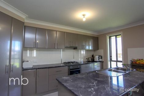 Property photo of 33 Robinson Court Orange NSW 2800
