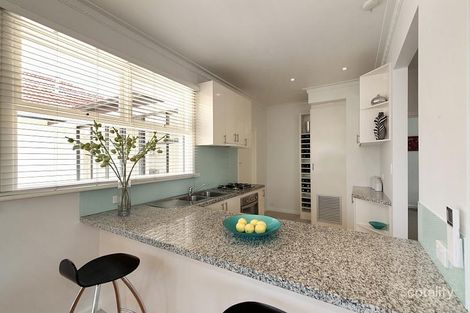 Property photo of 30 Riddle Street Bentleigh VIC 3204