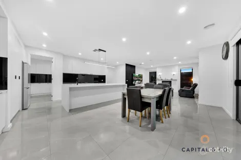 Property photo of 16 Birdwood Crescent Wallan VIC 3756