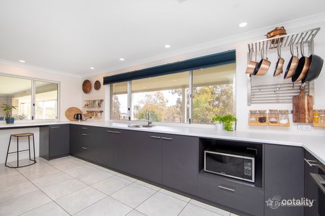 Property photo of 21 Bandicoot Loop Brigadoon WA 6069