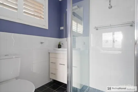 Property photo of 7 De Lisle Place West Bathurst NSW 2795