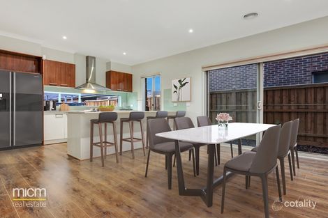 Property photo of 26 Roundhay Crescent Point Cook VIC 3030