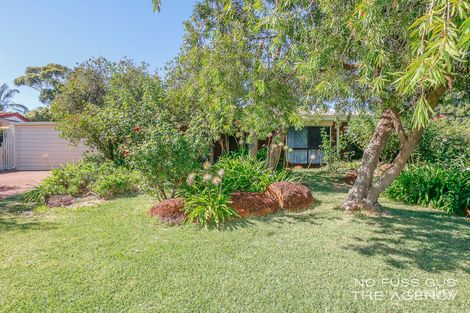 11 Berwyn Rd, Girrawheen, WA 6064