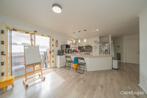 Property photo of 37 Jarryd Crescent Berwick VIC 3806