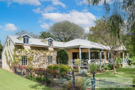 Property photo of 10 Kalgaritch Avenue West Busselton WA 6280