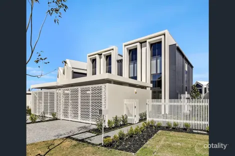 1 Sanctuary Ct, Mermaid Waters, QLD 4218