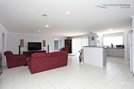 Property photo of 3 Connewarre Close Manor Lakes VIC 3024