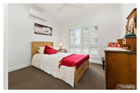 Property photo of 2/188 Upper Dawson Road The Range QLD 4700