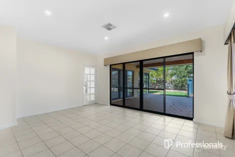 Property photo of 8 Madeira Turn Hillarys WA 6025