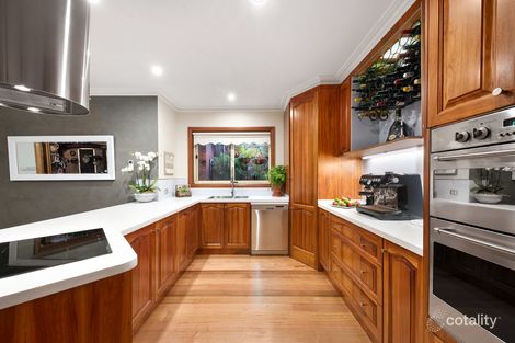 Property photo of 16 Viewbank Place Mill Park VIC 3082