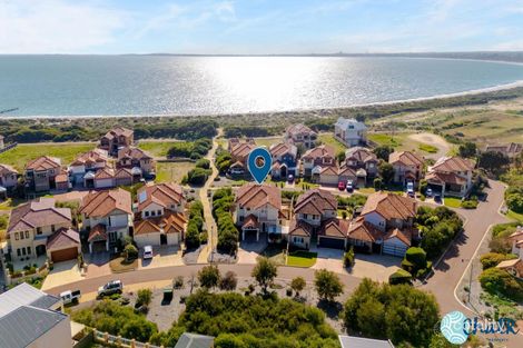 Property photo of 16 Long Beach Rise Port Kennedy WA 6172
