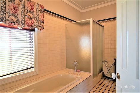 Property photo of 37 Tributary Place Leschenault WA 6233