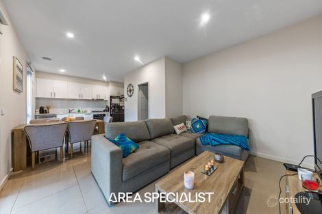 Property photo of 4 Autumn Crescent Carrum Downs VIC 3201