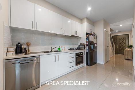 Property photo of 4 Autumn Crescent Carrum Downs VIC 3201