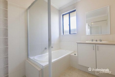 Property photo of 28 Pierre Bend Ellenbrook WA 6069