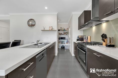 Property photo of 6 Harogen Drive Werribee VIC 3030