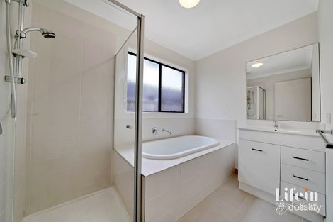 Property photo of 18 Dingo Street Point Cook VIC 3030