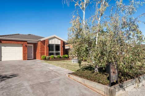 Property photo of 19 Ruby Place Werribee VIC 3030