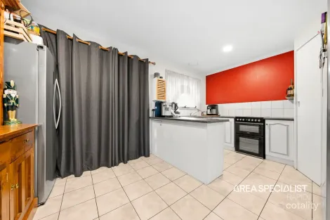 Property photo of 42 Duff Street Cranbourne VIC 3977