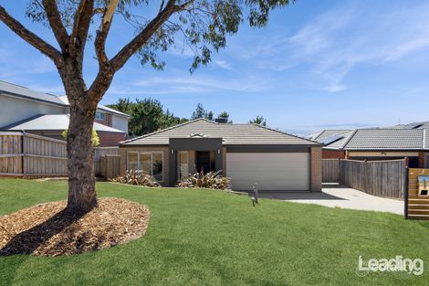 4 Retreat Cres, Sunbury, VIC 3429
