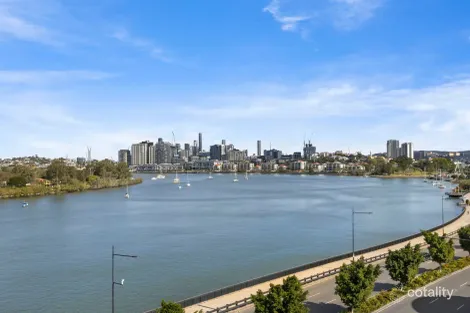 Property photo of 8/61 Hillside Crescent Hamilton QLD 4007