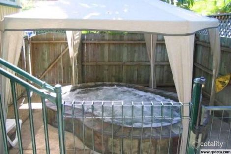 Property photo of 8 Surrey Street Hyde Park QLD 4812