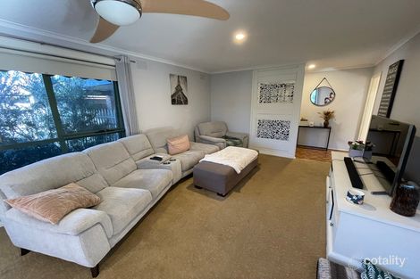 Property photo of 15 Holloway Close Sunbury VIC 3429
