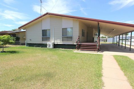 Property photo of 11 Mellish Crescent Emerald QLD 4720