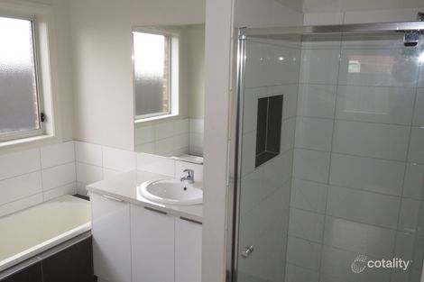 9/10 Wood St, Soldiers Hill, VIC 3350