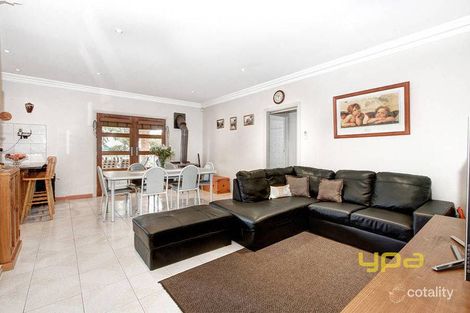 Property photo of 24 Reading Close Roxburgh Park VIC 3064
