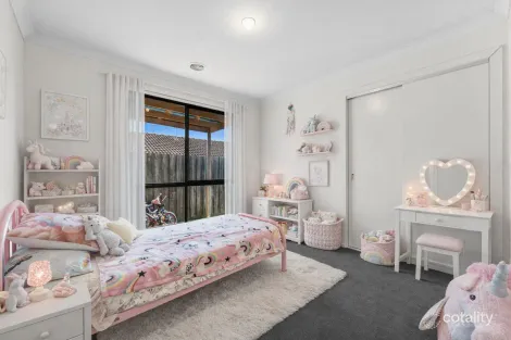 Property photo of 11 Alapont Close Pakenham VIC 3810